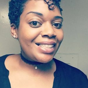 Meet your Posher, Monique